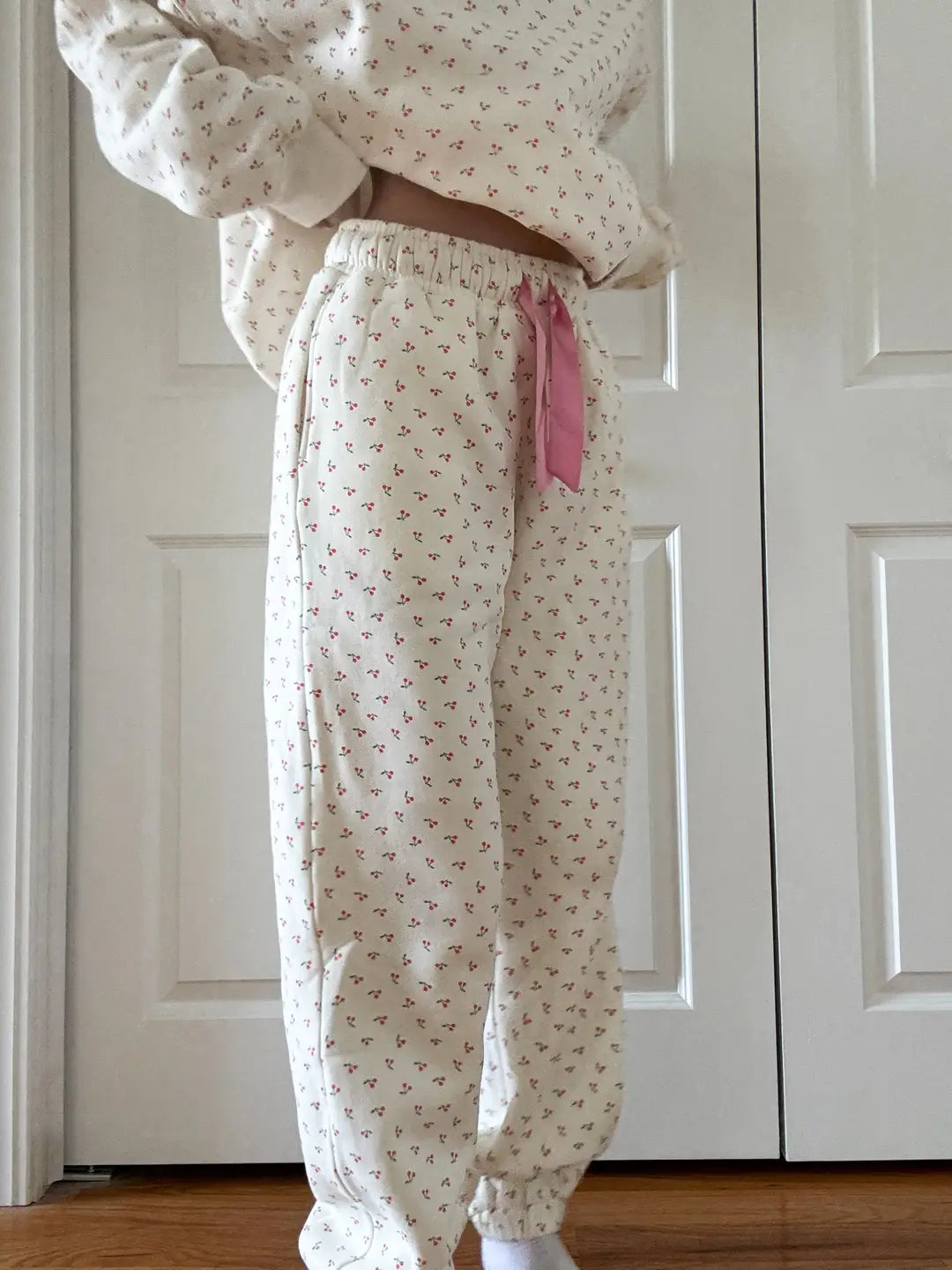 Sunkissed Coconut - Cherries joggers