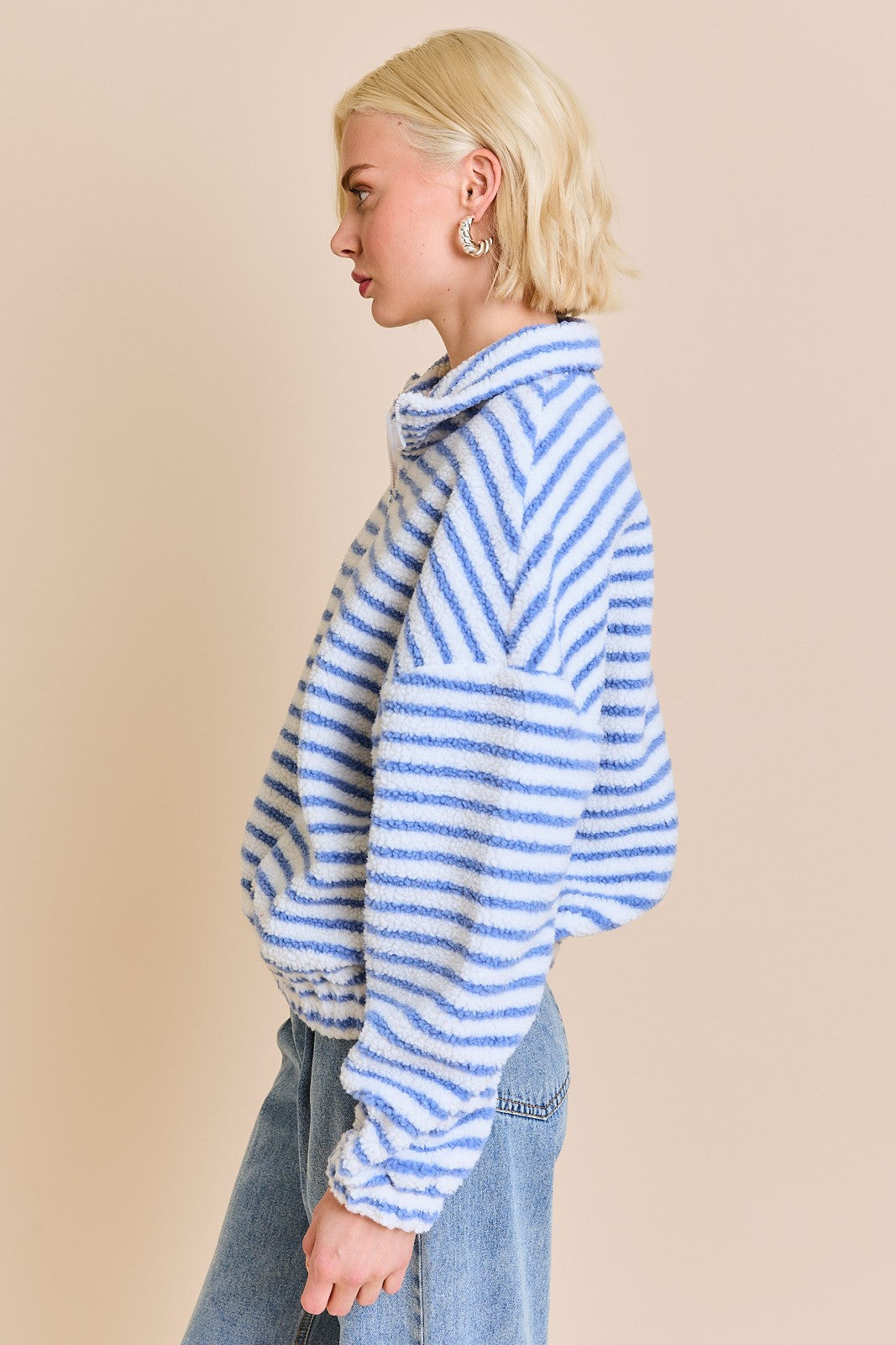 Le Lis - blue & white striped sherpa