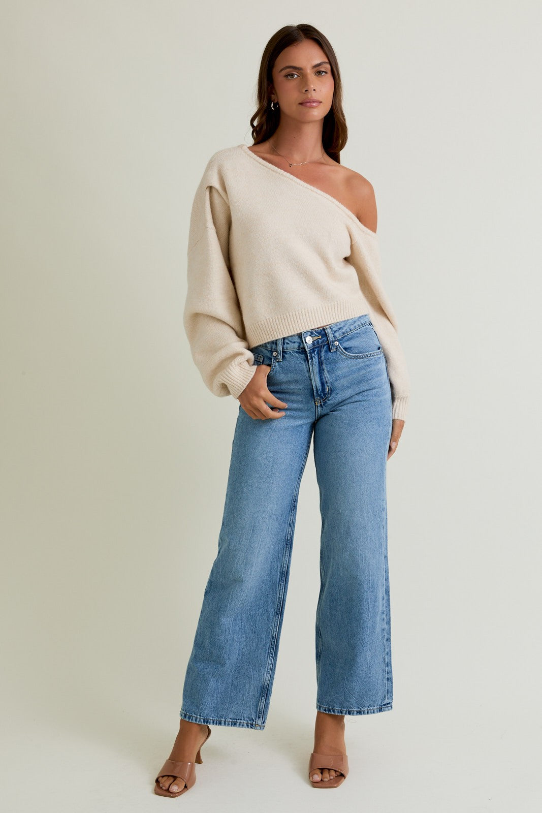 Lelis - Off shoulder beige
